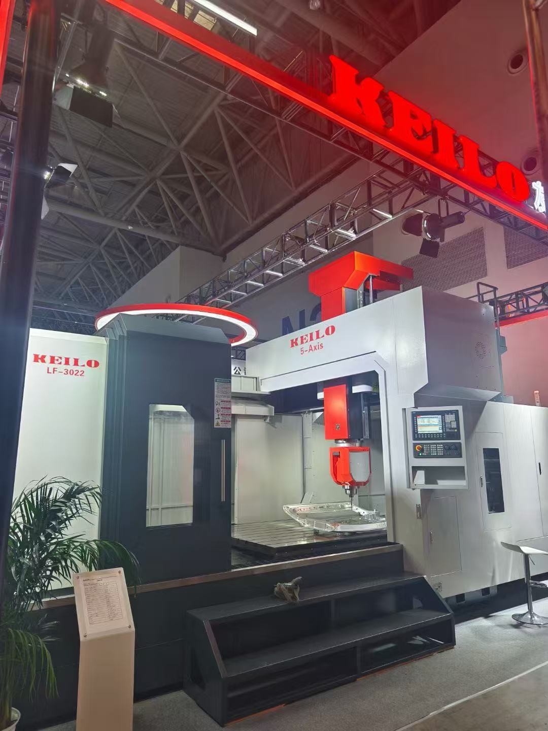 友崴大型五轴 2025 年展会行程：三场盛会，聚焦前沿制造